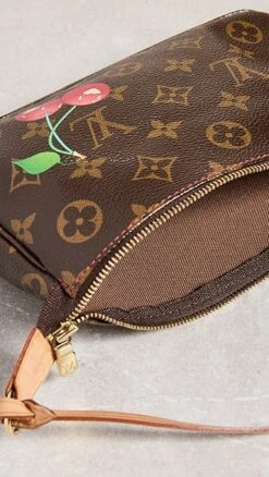 What Goes Around Comes Around Louis Vuitton Mrkamichry Pochette Bag -Shop Bop wgadb3668111409 1678394900466 2 0. UX357 QL90